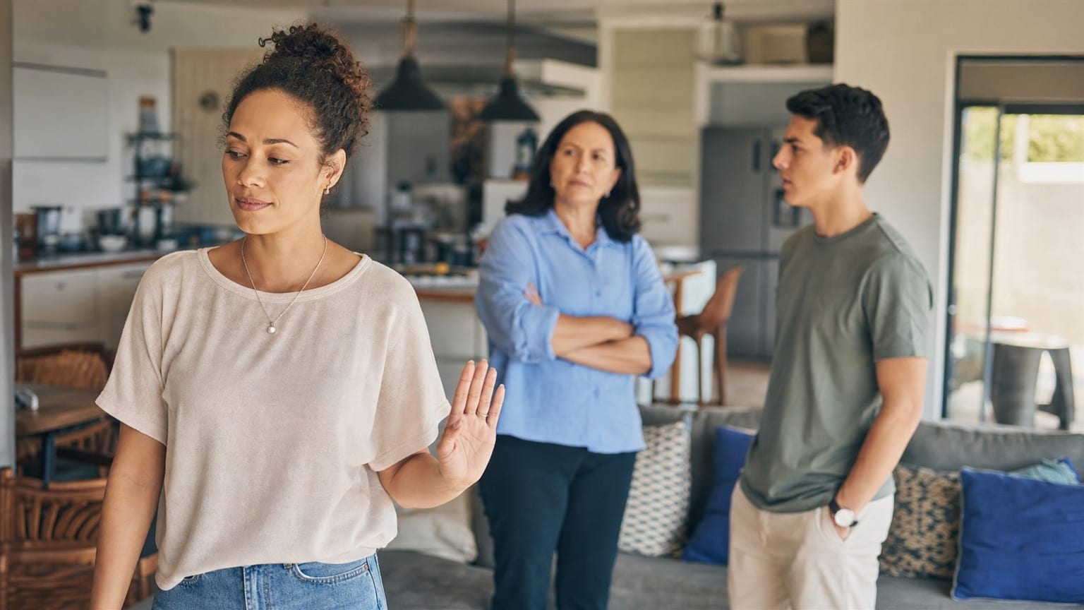إنجليزية مشاكل العائلة: كيف تتحدث عن الخلافات دون الإفراط في الكشف