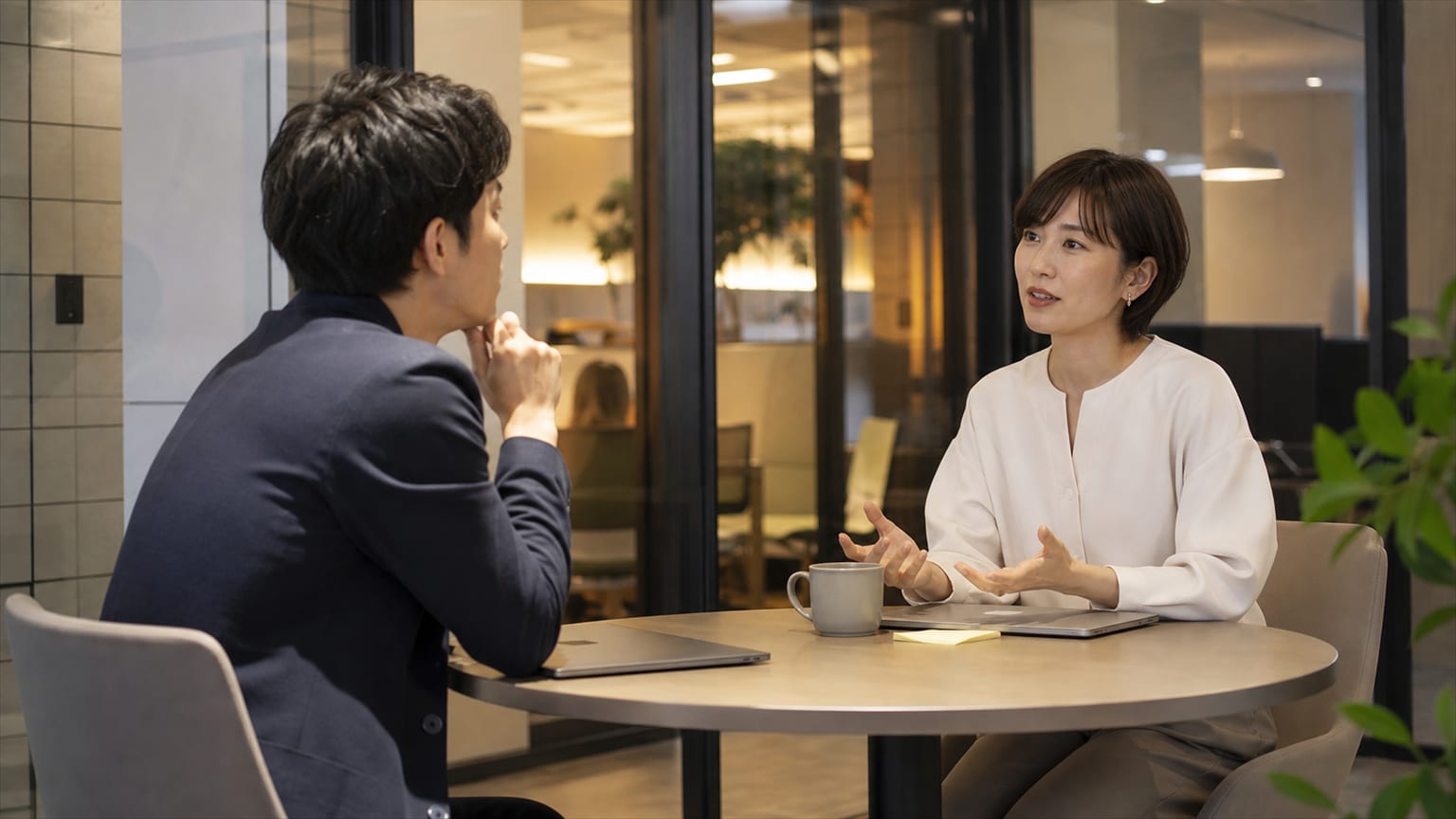 相手を怒らせずに英語で批評を伝える方法