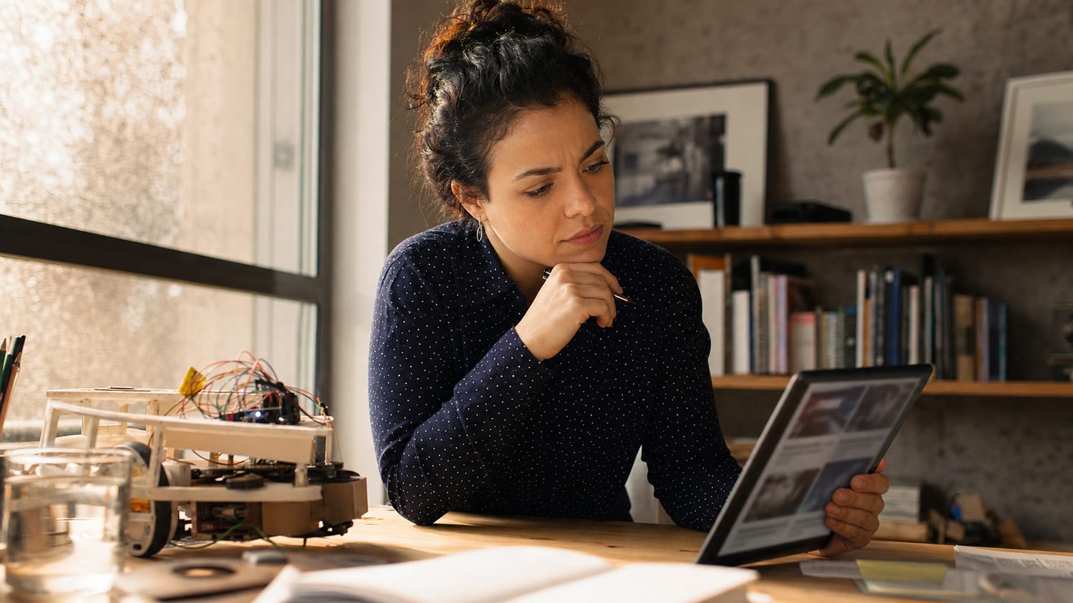 Hype, Breakthrough, Prototype: How to Read Tech News Without Getting Fooled