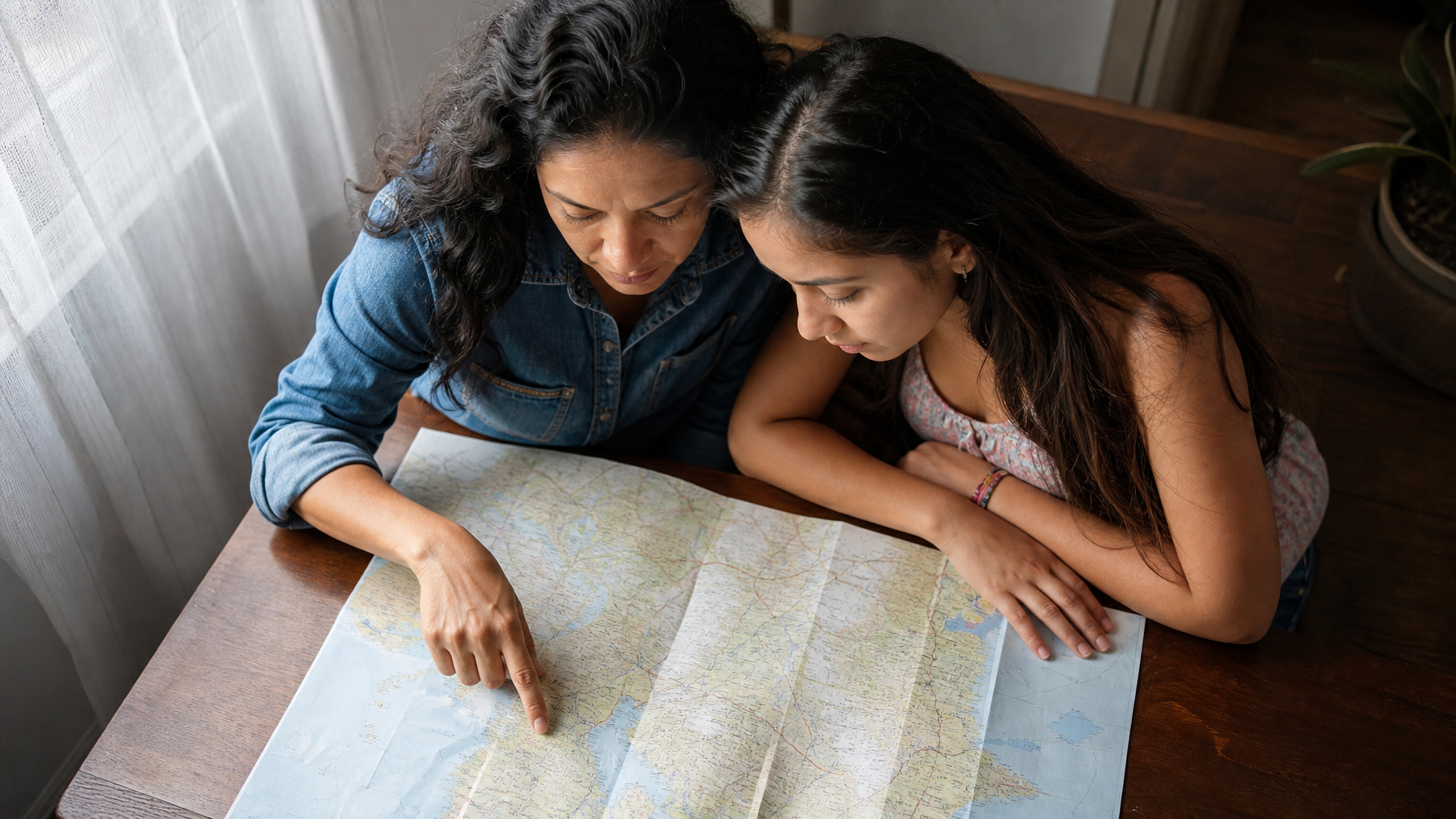 ¿Cómo deberían planificar las familias un itinerario de viaje y estudio de 4 días en Ithaca?